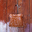 Chameleon Dustpan, Symi