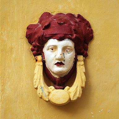 Face, Symi